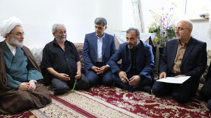 ابلاغ سلام رهبر معظم انقلاب به بازماندگان شهدای تجاوز به آستانهاشرفیه