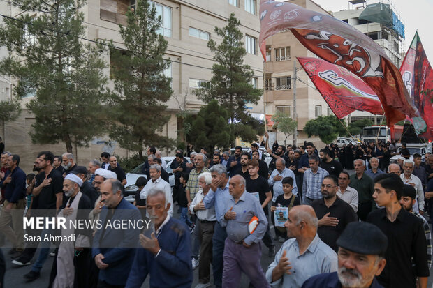 آئین بدرقه پیکر شهید «سید حسن حسینی نژاد» در مشهد
