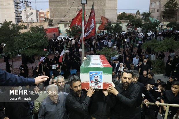 آئین بدرقه پیکر شهید «سید حسن حسینی نژاد» در مشهد