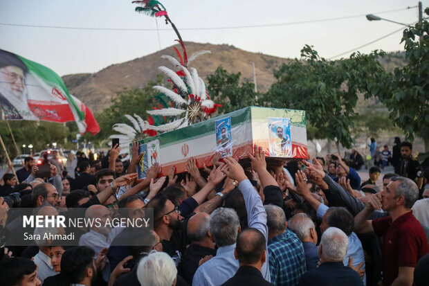 آئین بدرقه پیکر شهید «سید حسن حسینی نژاد» در مشهد