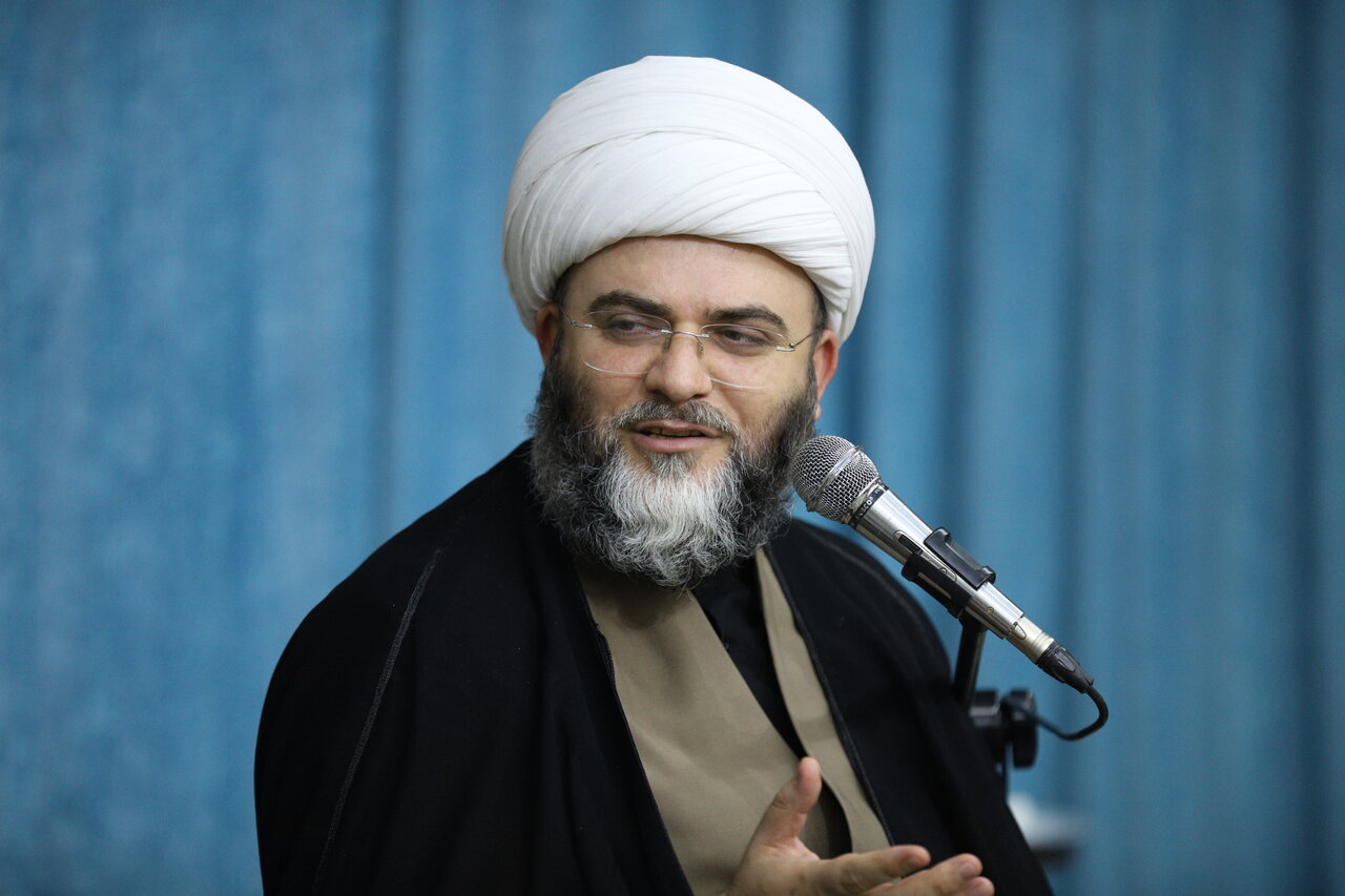 وظیفه ماست که با جاهل، غافل و معاند با زبان خودشان سخن بگوییم وظیفه ماست که با جاهل، غافل و معاند با زبان خودشان سخن بگوییم