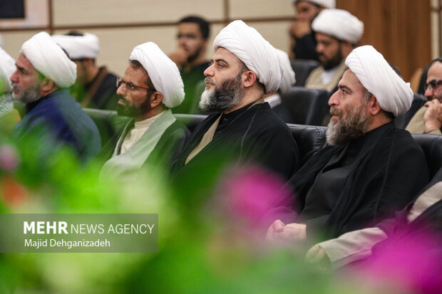 نشست فعال فرهنگی و قرآنی استان یزد با رئیس سازمان تبلیغات اسلامی