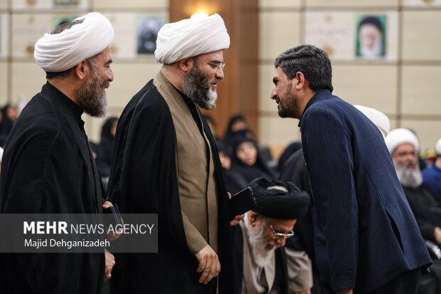 نشست فعال فرهنگی و قرآنی استان یزد با رئیس سازمان تبلیغات اسلامی