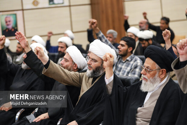نشست فعال فرهنگی و قرآنی استان یزد با رئیس سازمان تبلیغات اسلامی