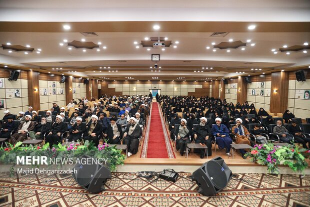 نشست فعال فرهنگی و قرآنی استان یزد با رئیس سازمان تبلیغات اسلامی