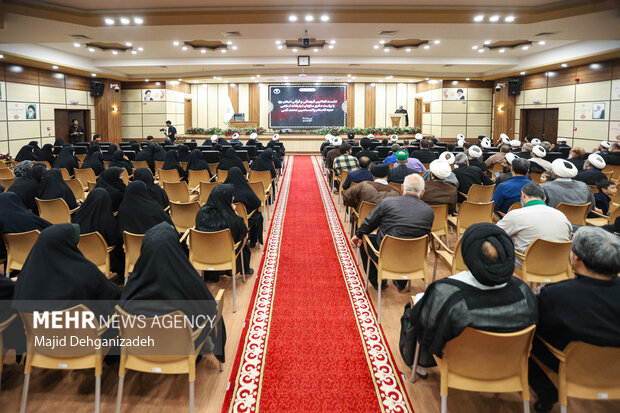 نشست فعال فرهنگی و قرآنی استان یزد با رئیس سازمان تبلیغات اسلامی