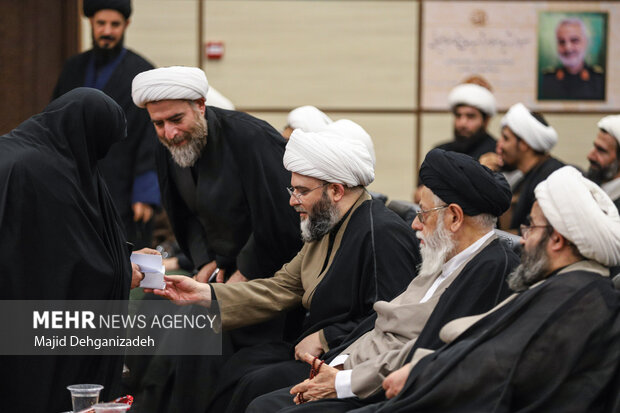 نشست فعال فرهنگی و قرآنی استان یزد با رئیس سازمان تبلیغات اسلامی