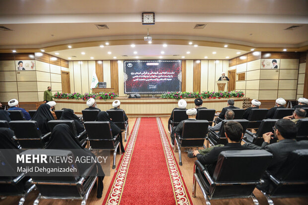 نشست فعال فرهنگی و قرآنی استان یزد با رئیس سازمان تبلیغات اسلامی