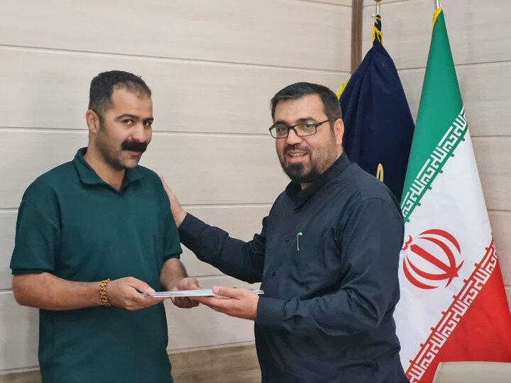 تقدیر از مرد طلایی جشنوارههای فرهنگی و هنری کردستان