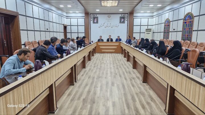 دهیاران تنگستان در رشد و بالندگی روستاها نقشآفرینی کنند دهیاران تنگستان در رشد و بالندگی روستاها نقشآفرینی کنند