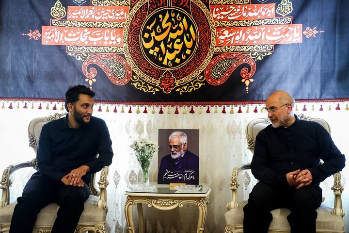 بالصور.. رئيس مجلس الشورى الاسلامي يزور منزل الشهيد طهرانجي