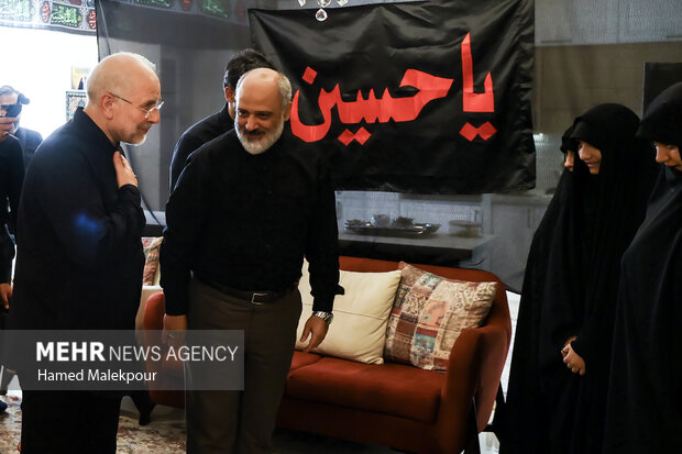 حضور رئیس مجلس در منزل شهیدان طهرانچی، شادمانی و حاجی‌زاده