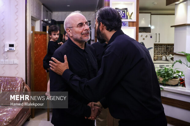 حضور رئیس مجلس در منزل شهیدان طهرانچی، شادمانی و حاجی‌زاده
