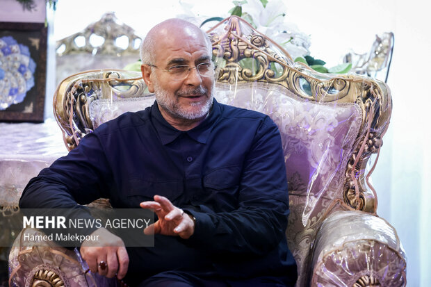حضور رئیس مجلس در منزل شهیدان طهرانچی، شادمانی و حاجی‌زاده