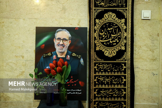 حضور رئیس مجلس در منزل شهیدان طهرانچی، شادمانی و حاجی‌زاده