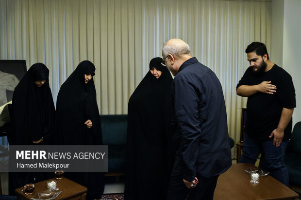حضور رئیس مجلس در منزل شهیدان طهرانچی، شادمانی و حاجی‌زاده