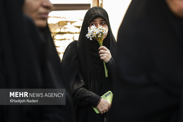 تشییع پیکر شهید مدافع امنیت «حسین معینی» درکربکند اصفهان