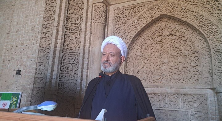 خطیب جمعه اردستان:قوه قضائیه پیگیر مسائل حقوقی این جریان‌های اخیر باشد