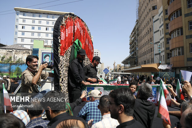 تشییع پیکر مطهر شهید اقتدار حسن حسینی نژاد در مشهد