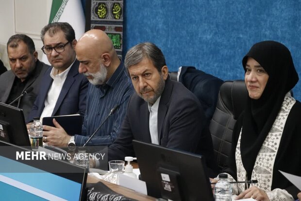 معاون وزیر: بسته حمایتی ویژه برای هنرمندان صنایع دستی تدوین می‌شود