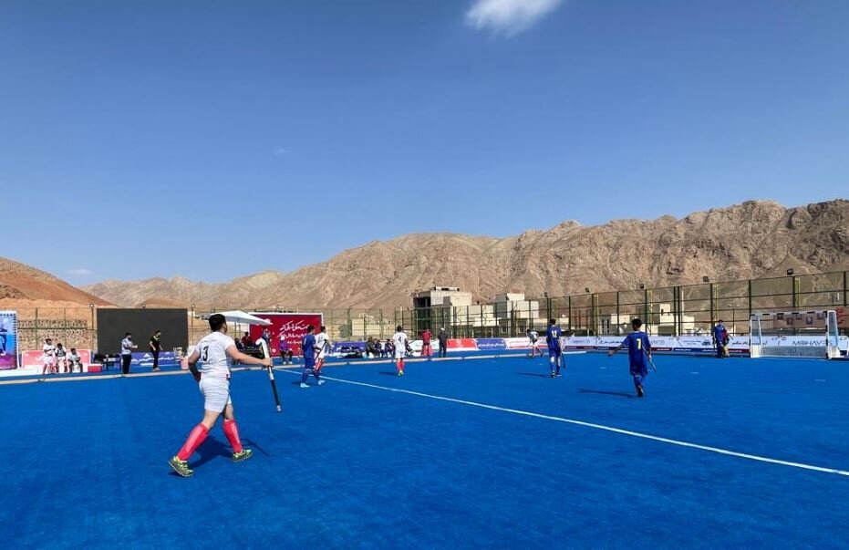 برگزاری مسابقات هاکی چمنی پسران کشور با ۱۰ بازی در روز نخست
