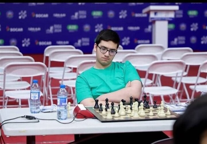 Iranian chess player Movahed grabs gold in Titled Tuesday