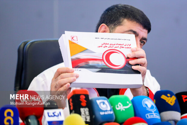نشست خبری رئیس جمعیت هلال‌احمر