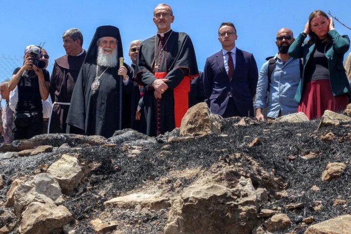 Christian Palestinians come under Israeli settlers fire