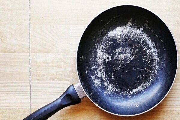 ظروف تفلون بازسازی شده تهدید جدی برای سلامت ظروف تفلون بازسازی شده تهدید جدی برای سلامت