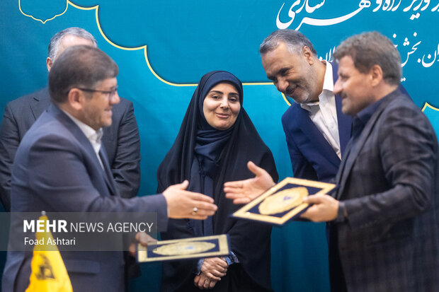 آیین سرمایه گذاری بخش خصوصی در ناوگان ریلی