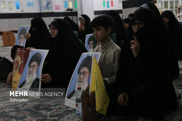 اجتماع  طلاب شیعه و سنی بندرعباس در حمایت از مقام معظم رهبری برگزار شد