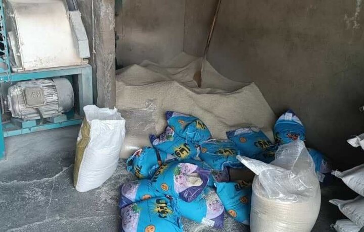 کشف ۳۸۰۰ کیلوگرم برنج ایرانی و خارجی احتکار شده در شهر رشت