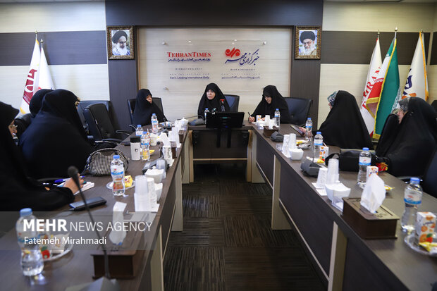 بازتعریف هویت زنانه در مواجهه با جنگ و تحریم