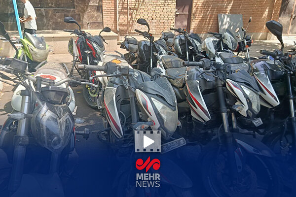 تصاویری از خودروهای کشف شده توسط پلیس در طرح دستگیری سارقان خشن تصاویری از خودروهای کشف شده توسط پلیس در طرح دستگیری سارقان خشن