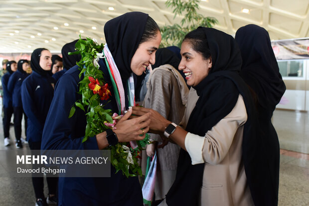 مراسم استقبال از تیم ملی فوتبال بانوان در مشهد 9