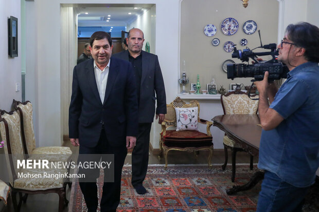 دیدار محمد مخبر با خانواده شهید ذوالفقاری
