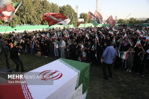 اجتماع بزرگ کودکان و نوجوانان مشهدی در روز شهادت امام سجاد(ع)