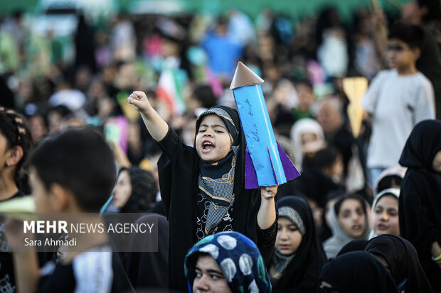 اجتماع بزرگ کودکان و نوجوانان مشهدی در روز شهادت امام سجاد(ع)