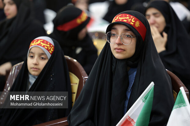 اجتماع عظیم زینبیون بوشهر با حضور سحر امامی