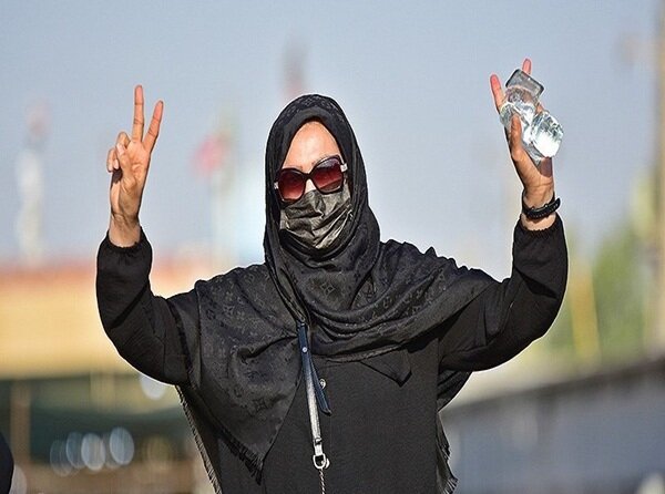 زائرين،لعل،روز،بنوشند،ضدآفتاب،اربعين،خنك،كلاه،ساعات،خودداري