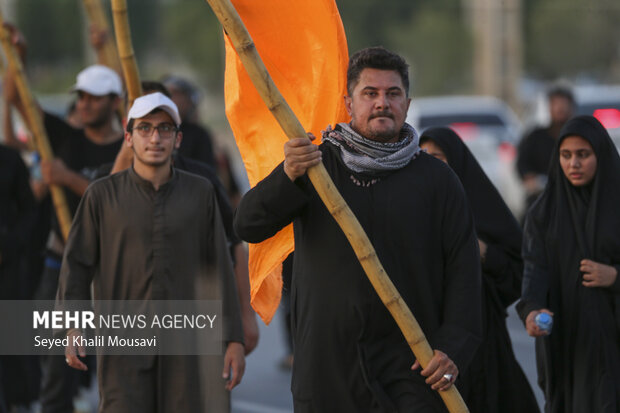 خوزستان اربعینی شد؛ زائران حسینی راهی کربلا شدند خوزستان اربعینی شد؛ زائران حسینی راهی کربلا شدند