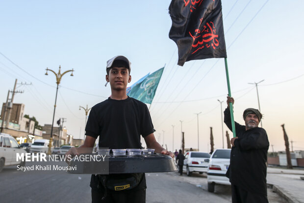 خوزستان اربعینی شد؛ زائران حسینی راهی کربلا شدند خوزستان اربعینی شد؛ زائران حسینی راهی کربلا شدند