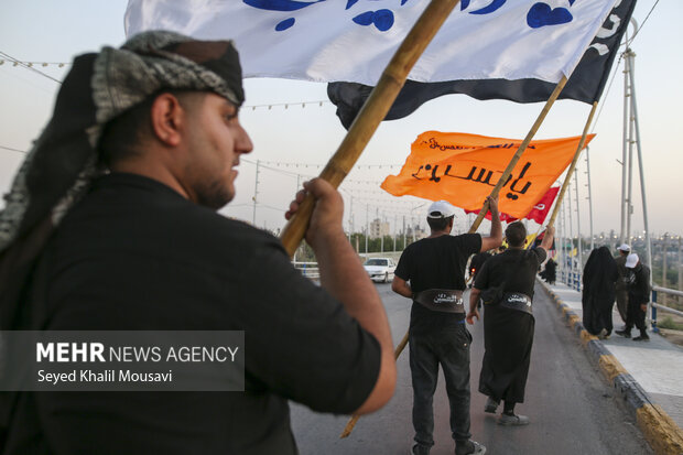 خوزستان اربعینی شد؛ زائران حسینی راهی کربلا شدند خوزستان اربعینی شد؛ زائران حسینی راهی کربلا شدند