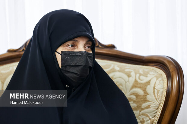 حضور رئیس مجلس در منزل سرداران شهید رشید، سلامی و محققی 24