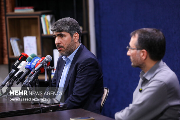 رونمایی از کتاب «الگوی مدیریت نیروهای داوطلب مردمی در جهاد سازندگی» 12