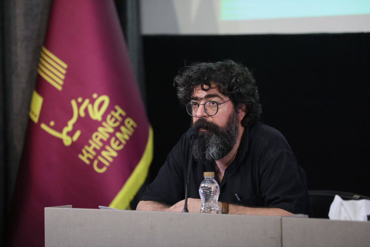 باید سینماگران را آزاد گذاشت تا در سینما فکر تولید کنند باید سینماگران را آزاد گذاشت تا در سینما فکر تولید کنند