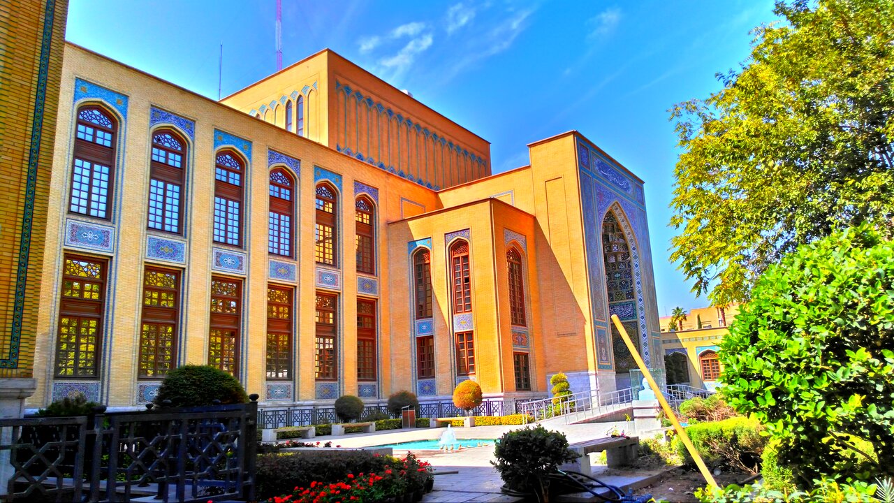 عواملی که «ملک» را بزرگترین واقف حرم رضوی کرد؛ تیزهوشی برابر رضاشاه