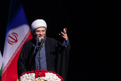 حجت‌الاسلام قمی: زندگی با آیه‌ها باید قرآن را در عمق زندگی جاری کند