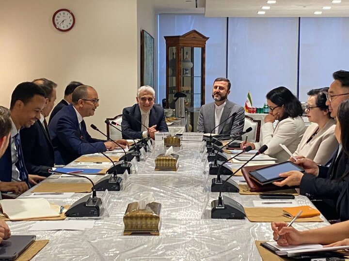 Gharibabadi meets with non-permanent members of UNSC