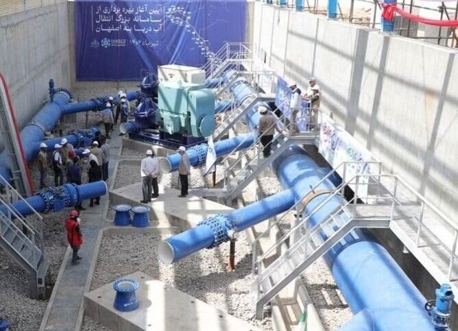 انتقال آب دریا به پالایشگاه اصفهان عملیاتی شد